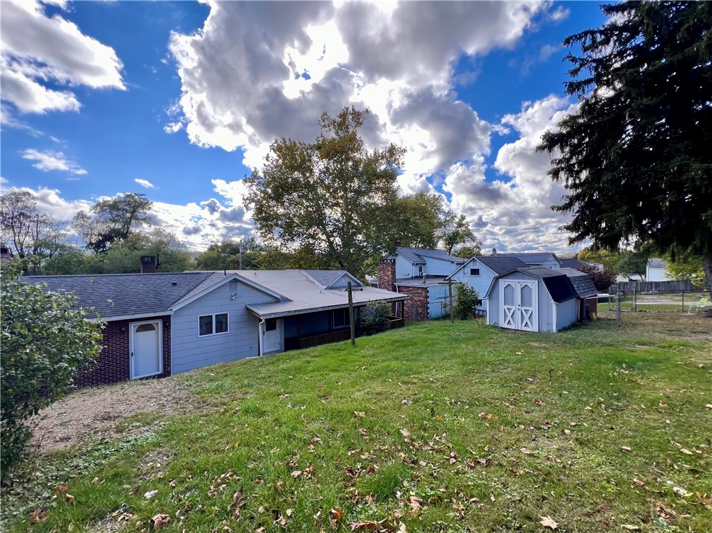 1129 Clarion Ave, Vandergrift, PA 15690